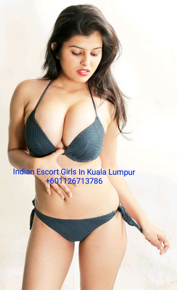 Natural boobs escort Ervina Miskolc